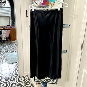 🖤NWT OGL MOVE Silk-Like Bias-Cut Slip Skirt. SIZE MEDIUM. STUNNING BLACK.